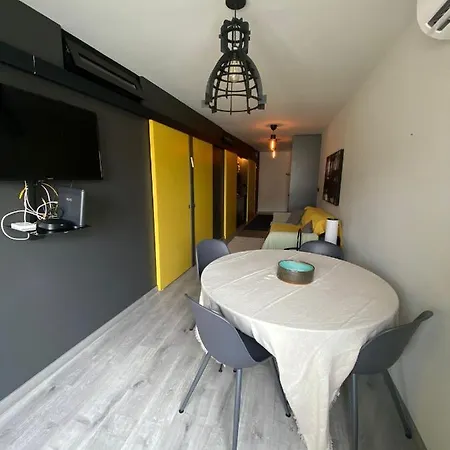Apartment Casa Anibal Artistic Centrally Located Comfortable Affordable