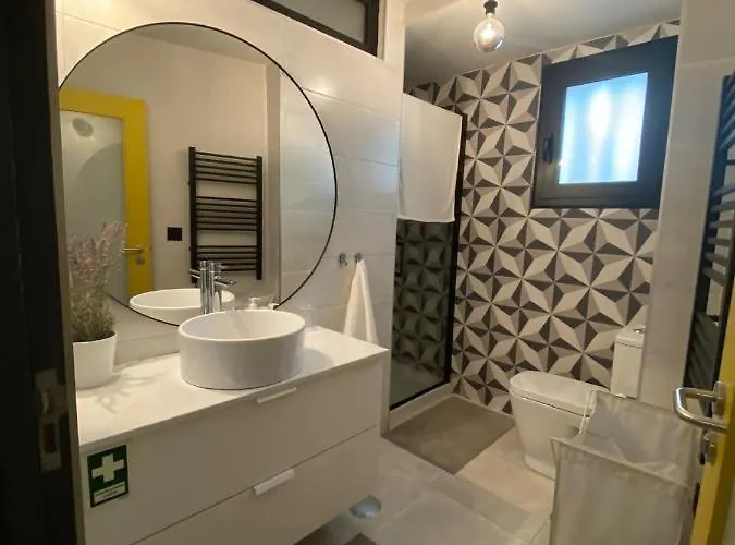 Apartment Casa Anibal Artistic Centrally Located Comfortable Affordable Porto